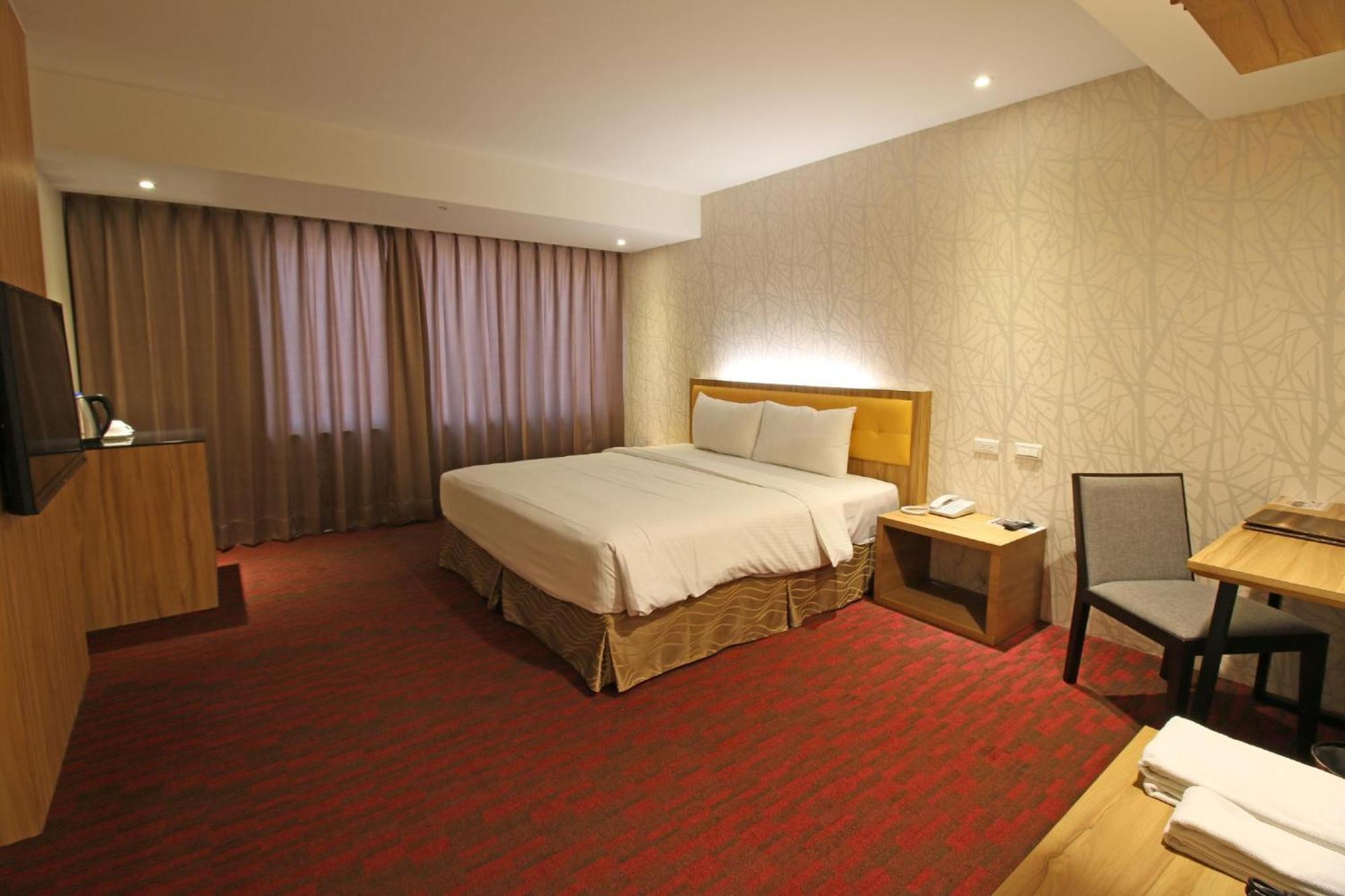 Bamboo Hotel Kaohsiung Bagian luar foto