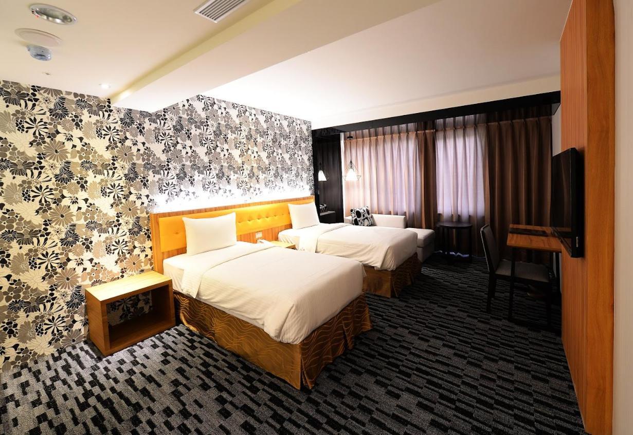 Bamboo Hotel Kaohsiung Bagian luar foto