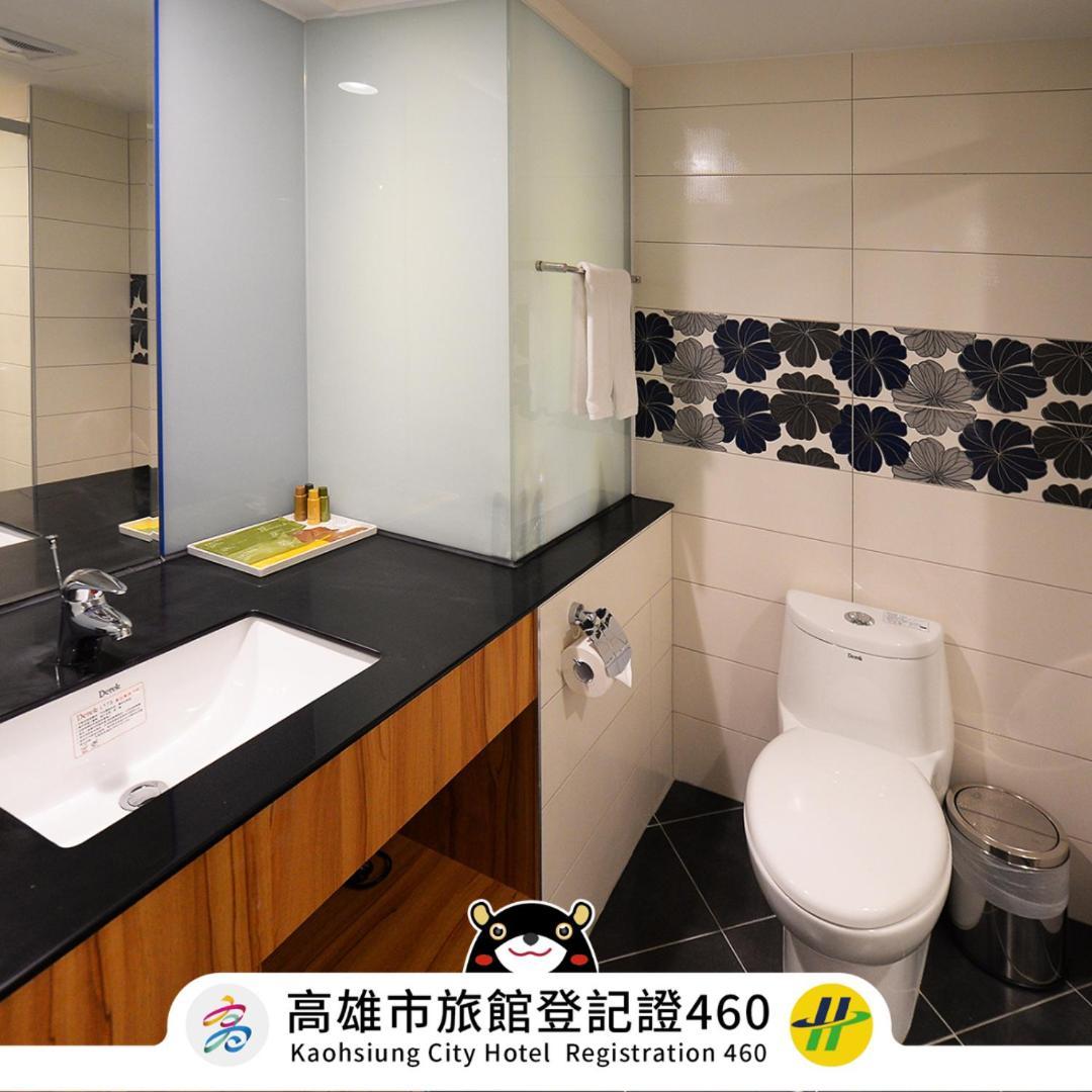 Bamboo Hotel Kaohsiung Bagian luar foto