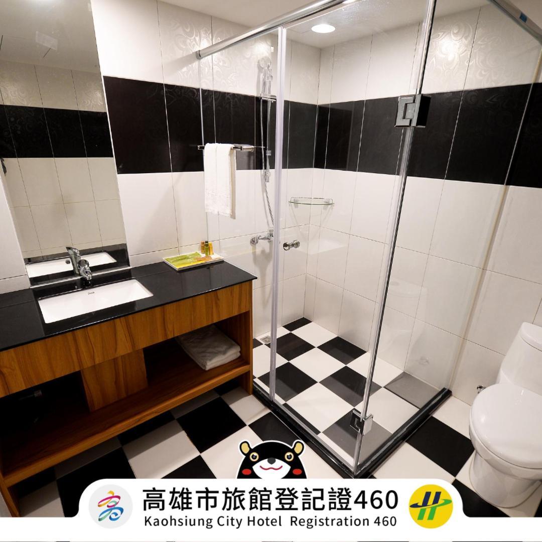 Bamboo Hotel Kaohsiung Bagian luar foto