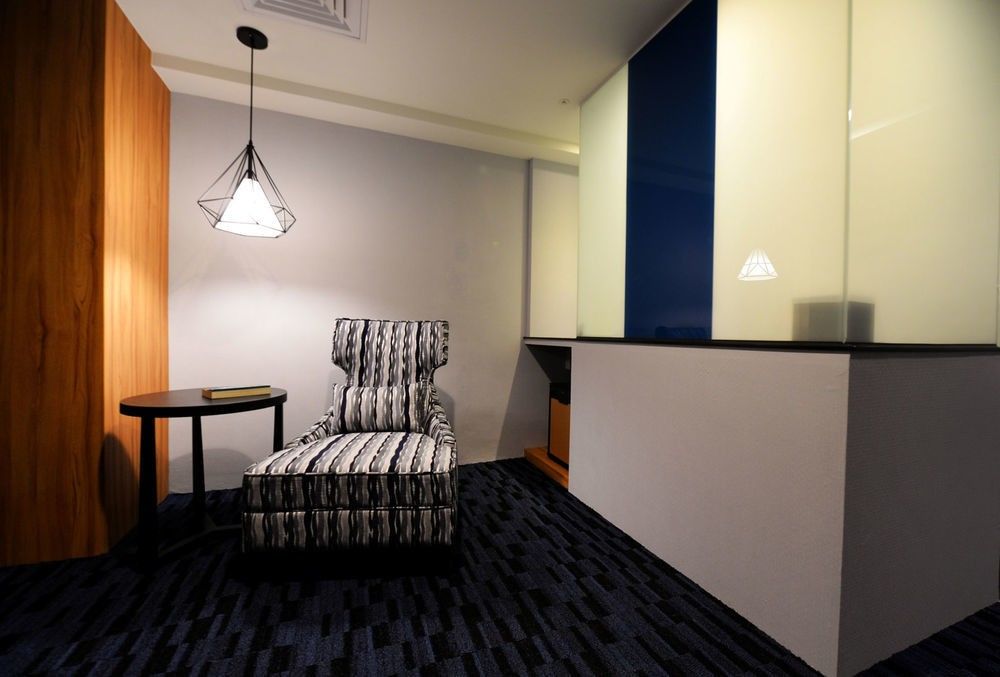 Bamboo Hotel Kaohsiung Bagian luar foto