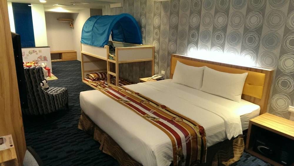 Bamboo Hotel Kaohsiung Bagian luar foto